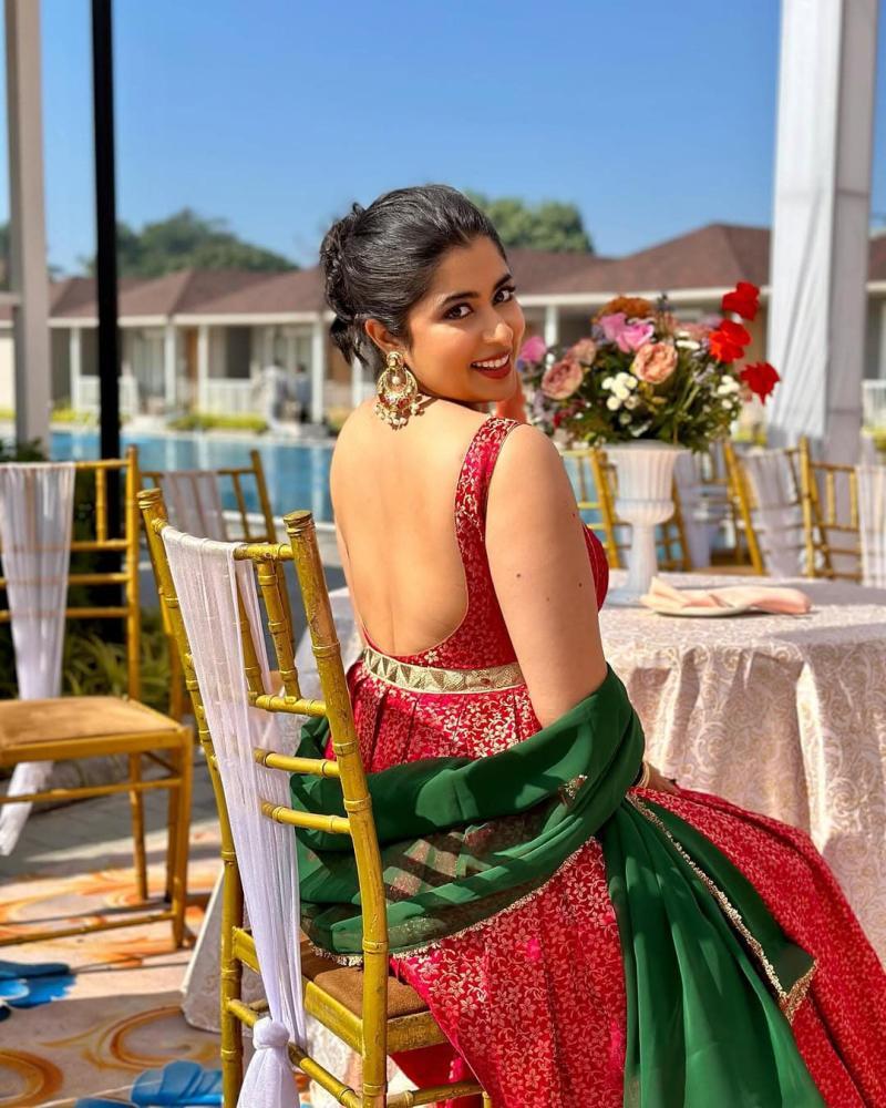 nikita-sharma-cute-photos